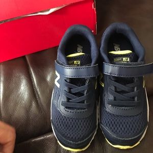 New Balance Kids Sneaker 680 V3 Toddler Size 9.5